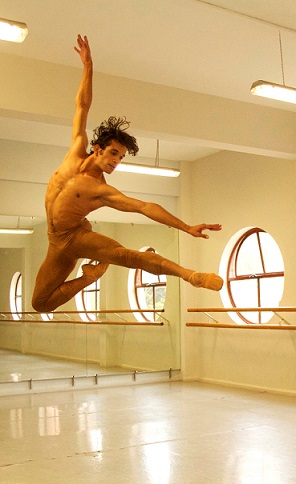 Mexican-based Jonhal Fernández will perform with the Joburg Ballet for three performances during their Nutcracker season