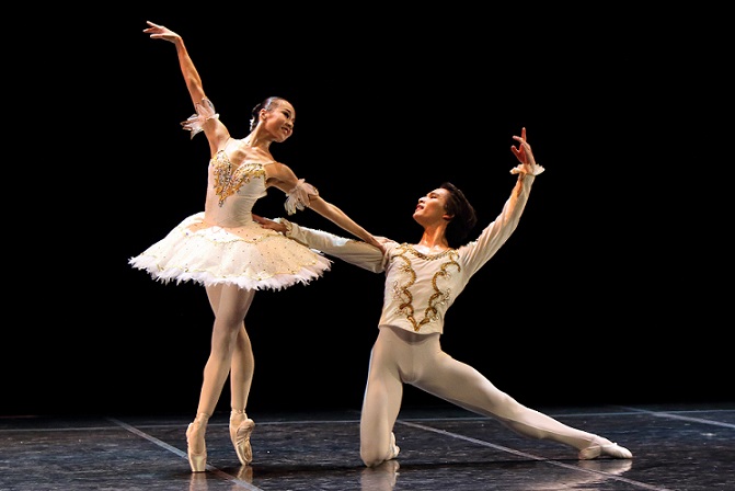 Gold medallist ballerina Yuanyuan Zhang with partner Anpu Yuan (both from China) during the finals of the 2014 South African International Ballet Competition. 